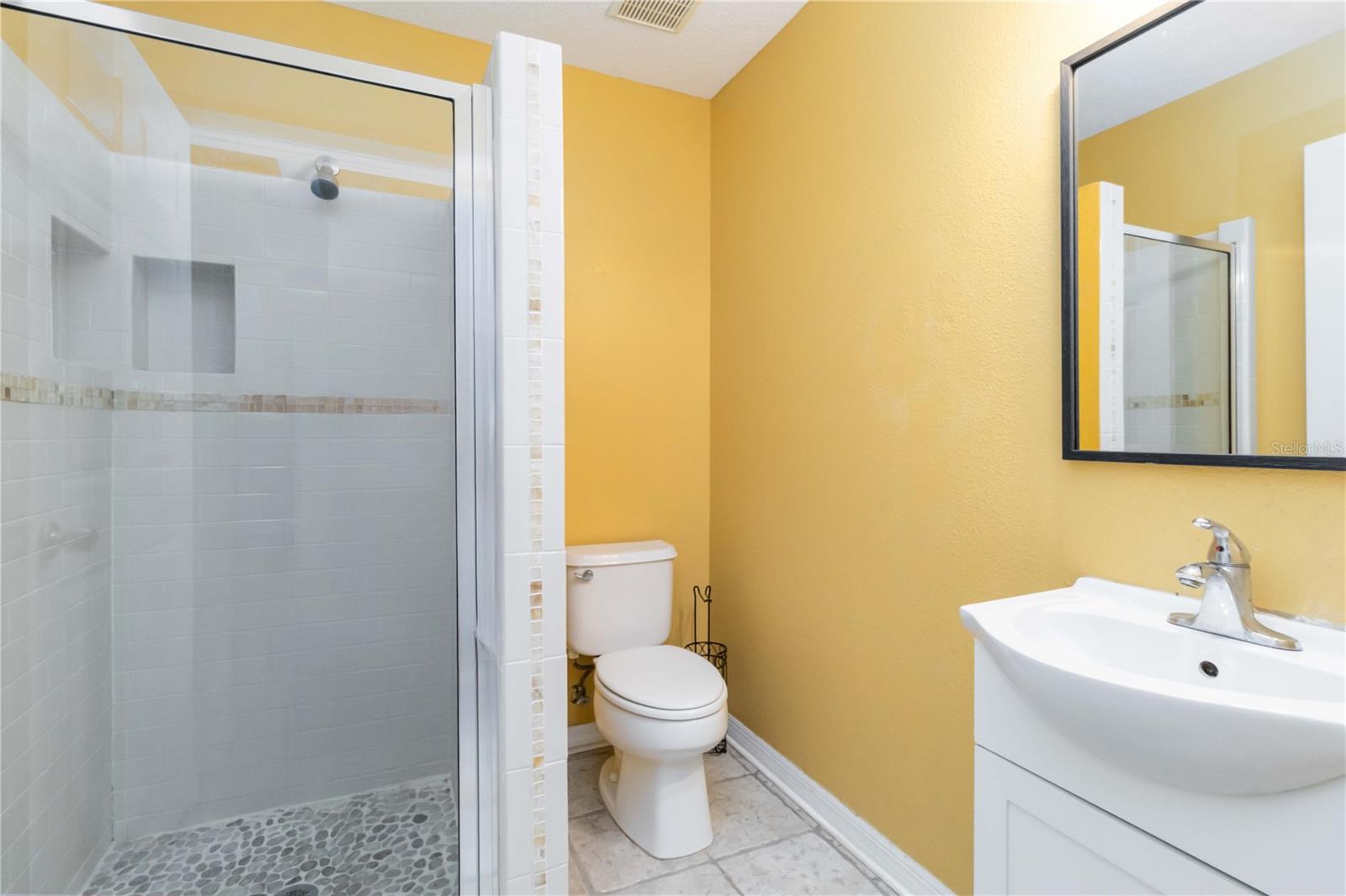 Image 33 of 47 For 642 Jefferson Avenue 13