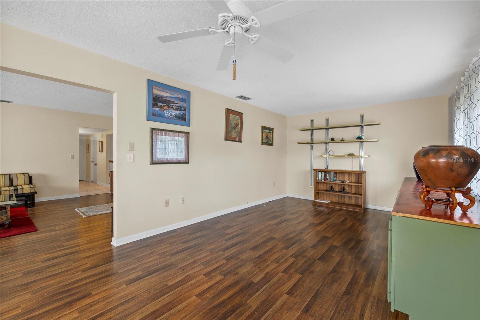 Image 10 of 33 For 2749 Riverbluff Place V65