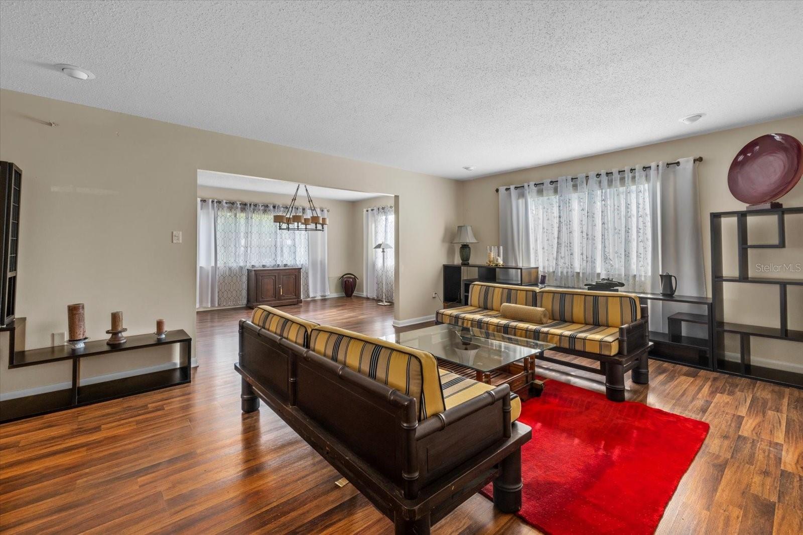 Image 11 of 33 For 2749 Riverbluff Place V65