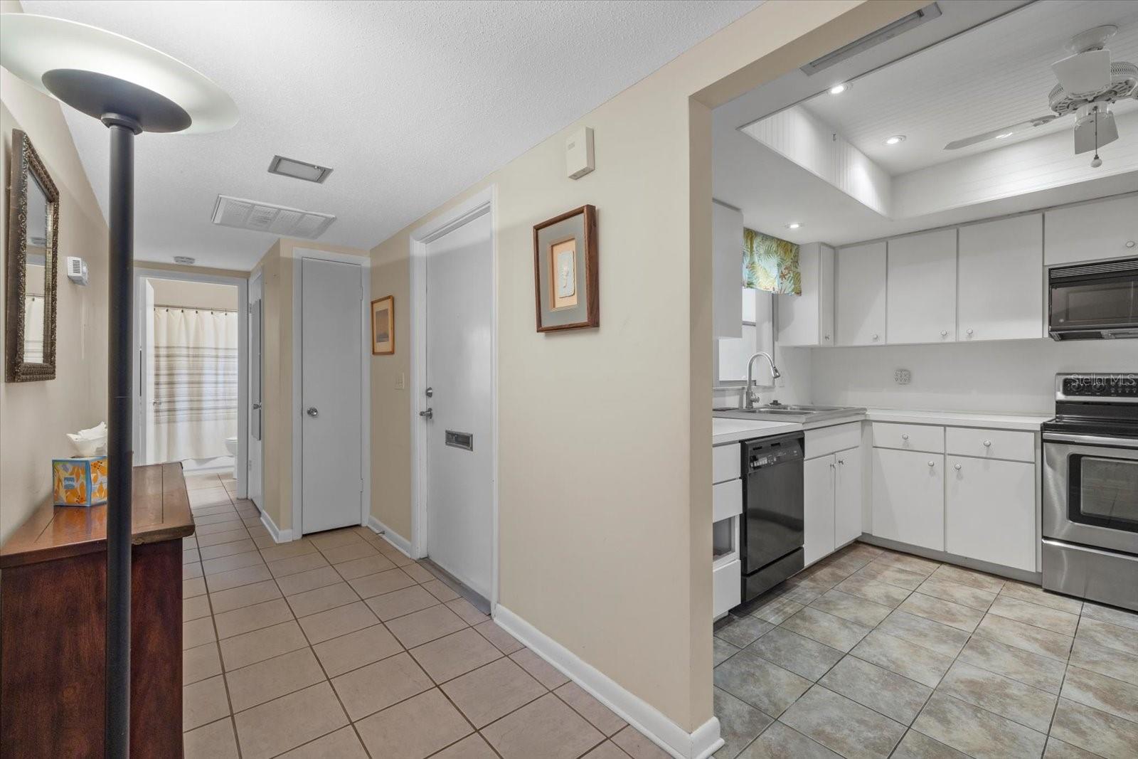 Image 2 of 33 For 2749 Riverbluff Place V65