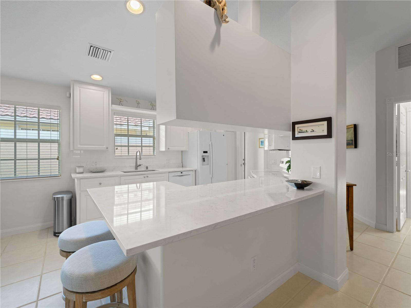Listing photo id 8 for 7641 Quinto Drive