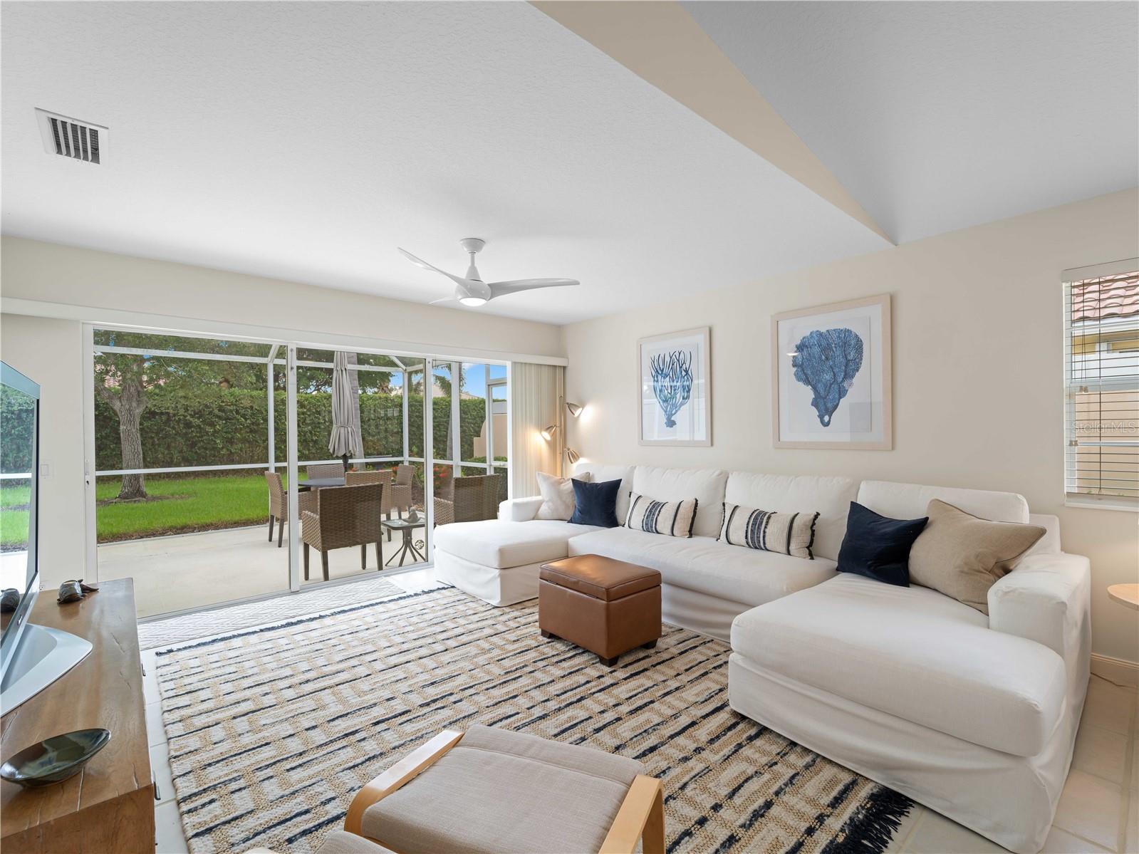 Listing photo id 12 for 7641 Quinto Drive