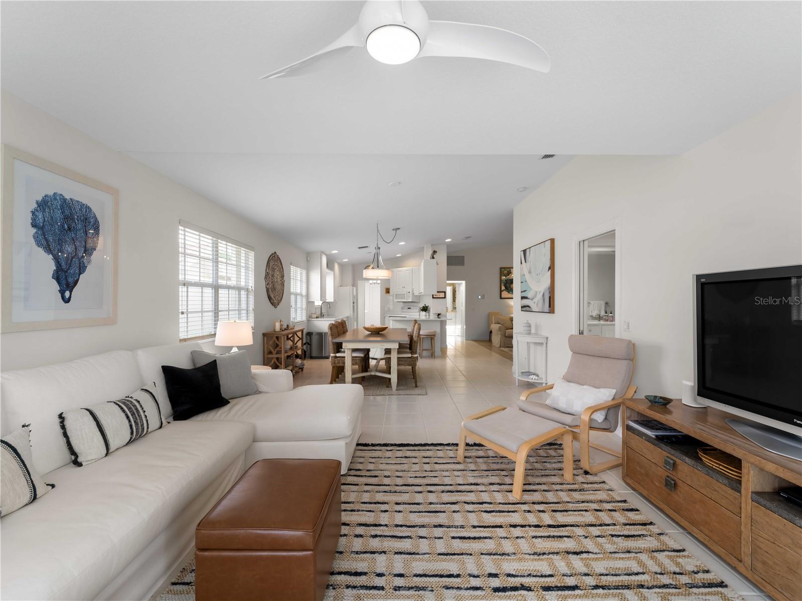 Listing photo id 15 for 7641 Quinto Drive