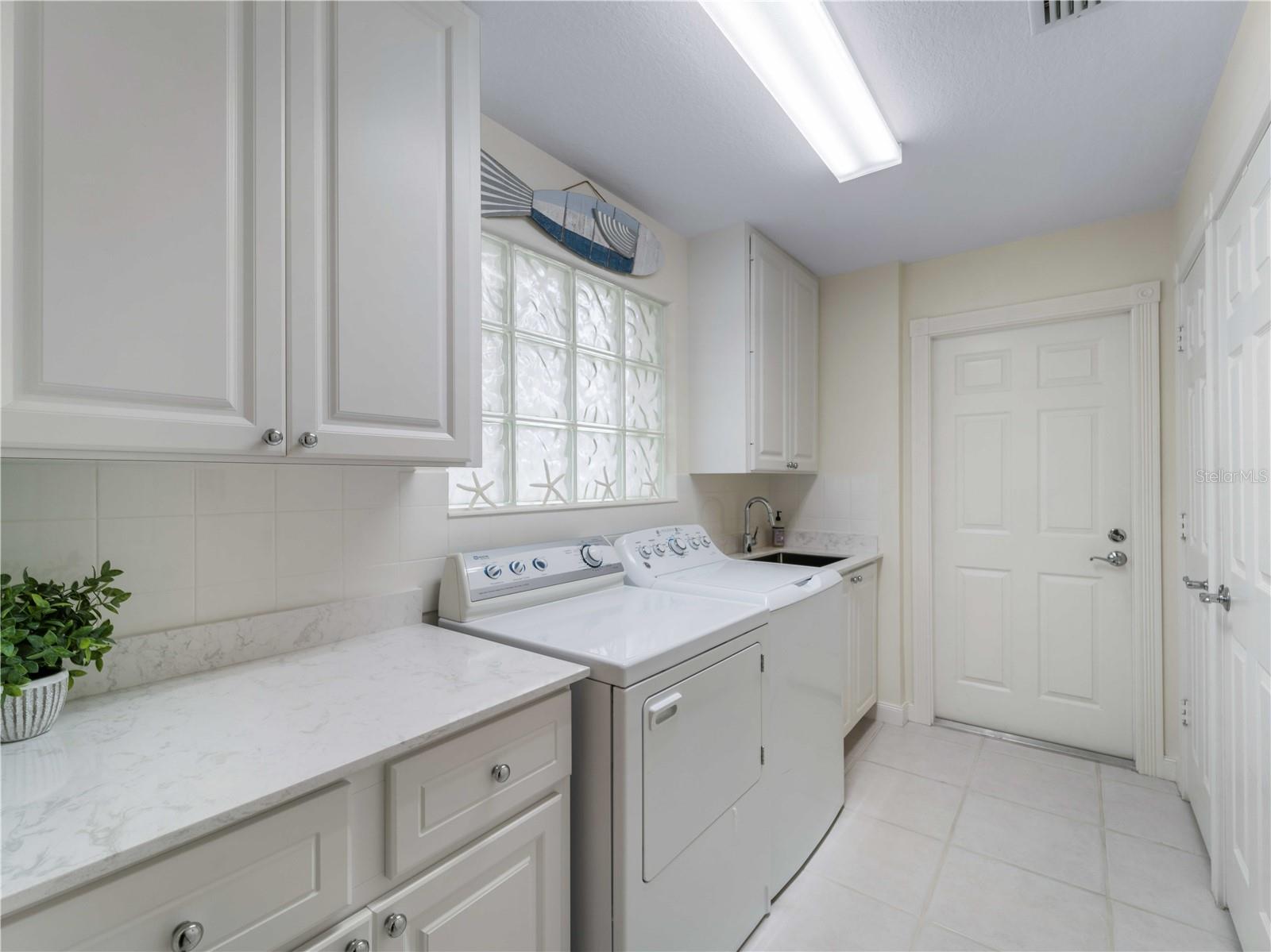 Listing photo id 28 for 7641 Quinto Drive