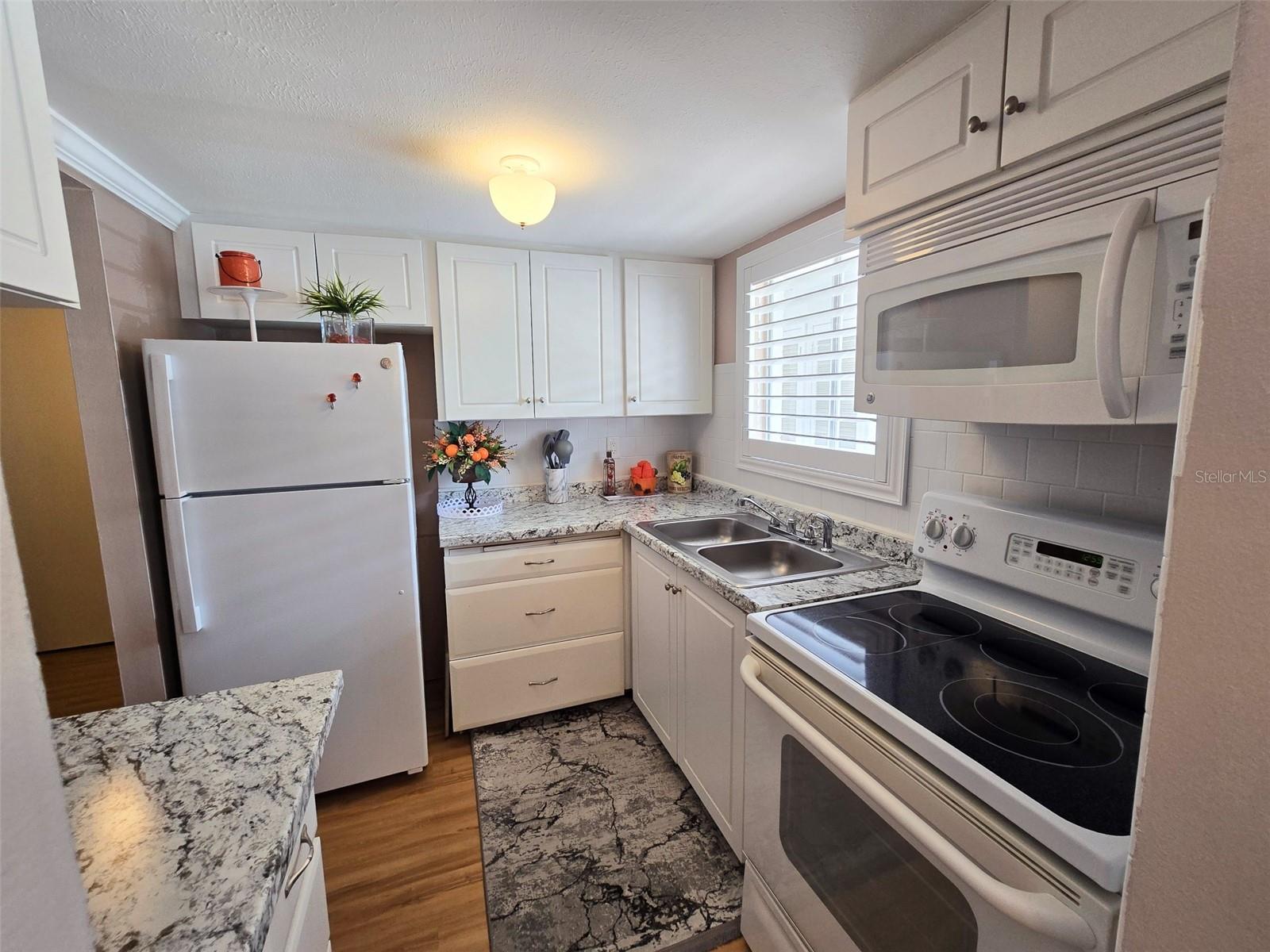 Image 7 of 29 For 2207 Sunset Drive E5