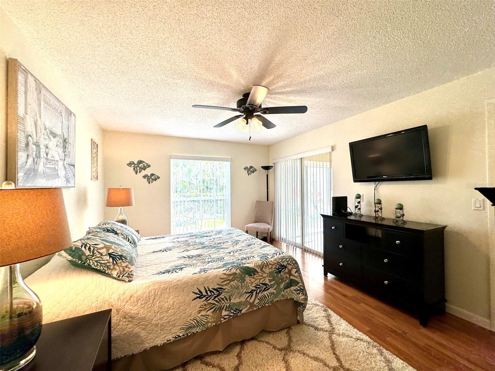 Image 21 of 51 For 4409 Longmeadow  41