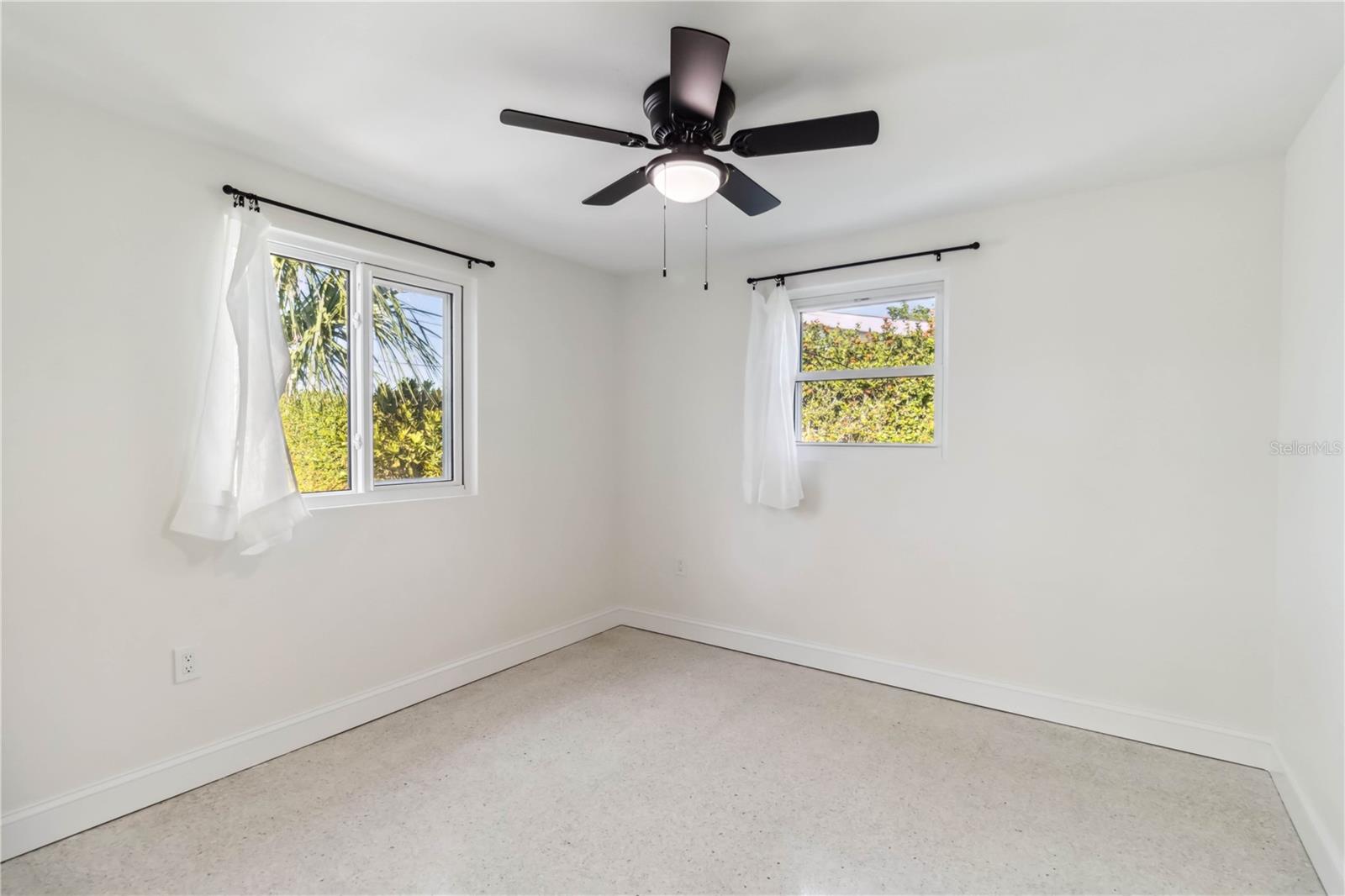 Image 12 of 37 For 21152 Higgs Drive