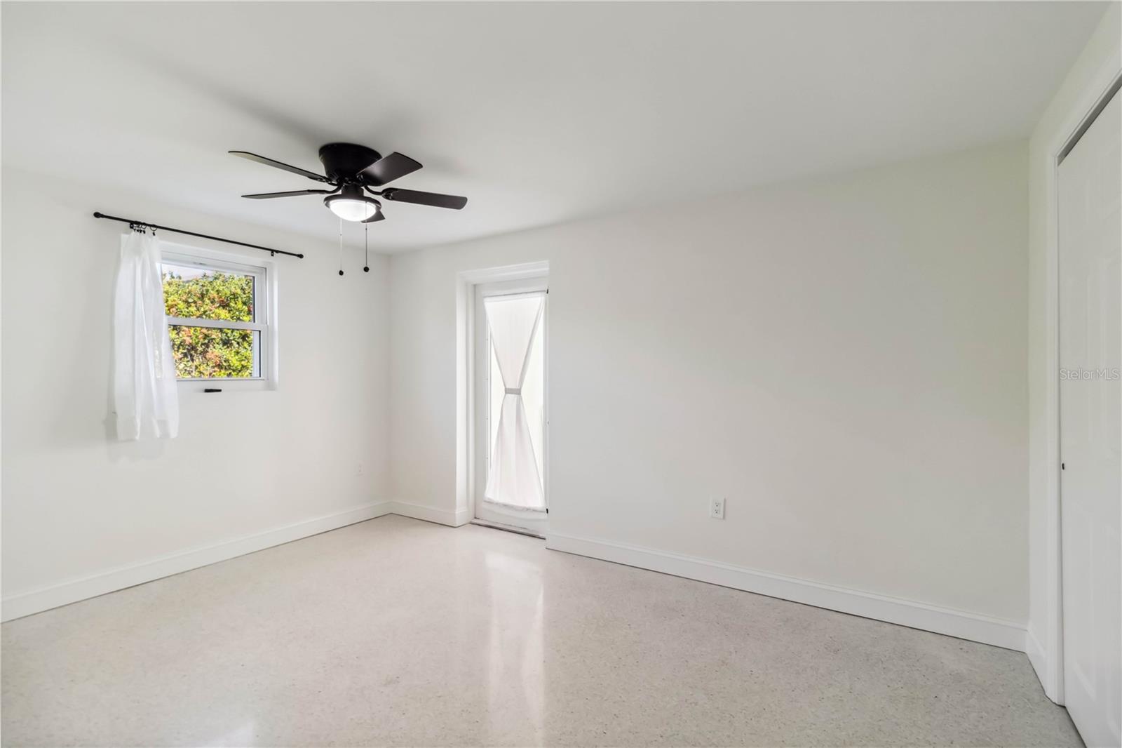 Image 13 of 37 For 21152 Higgs Drive