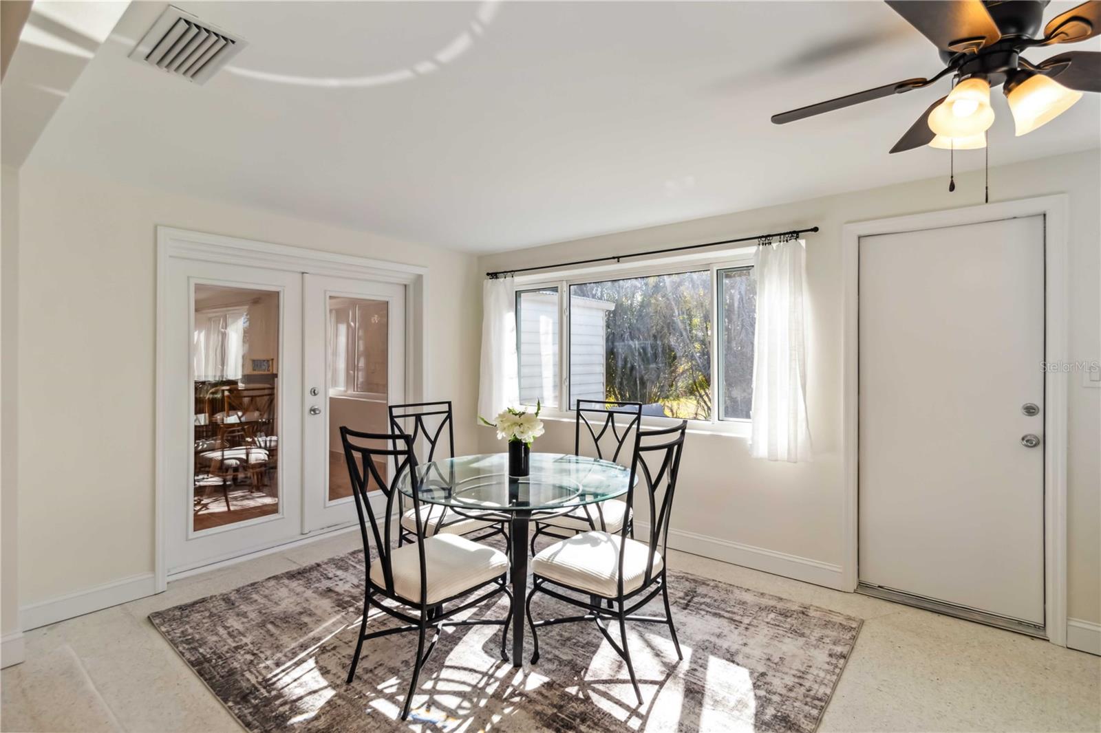 Image 5 of 37 For 21152 Higgs Drive