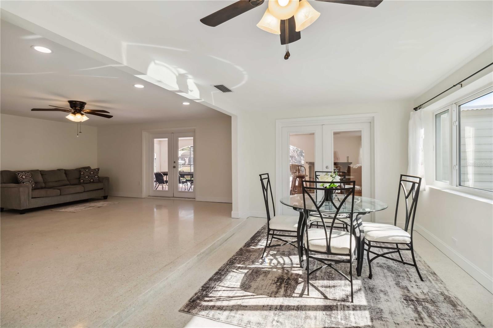 Image 6 of 37 For 21152 Higgs Drive