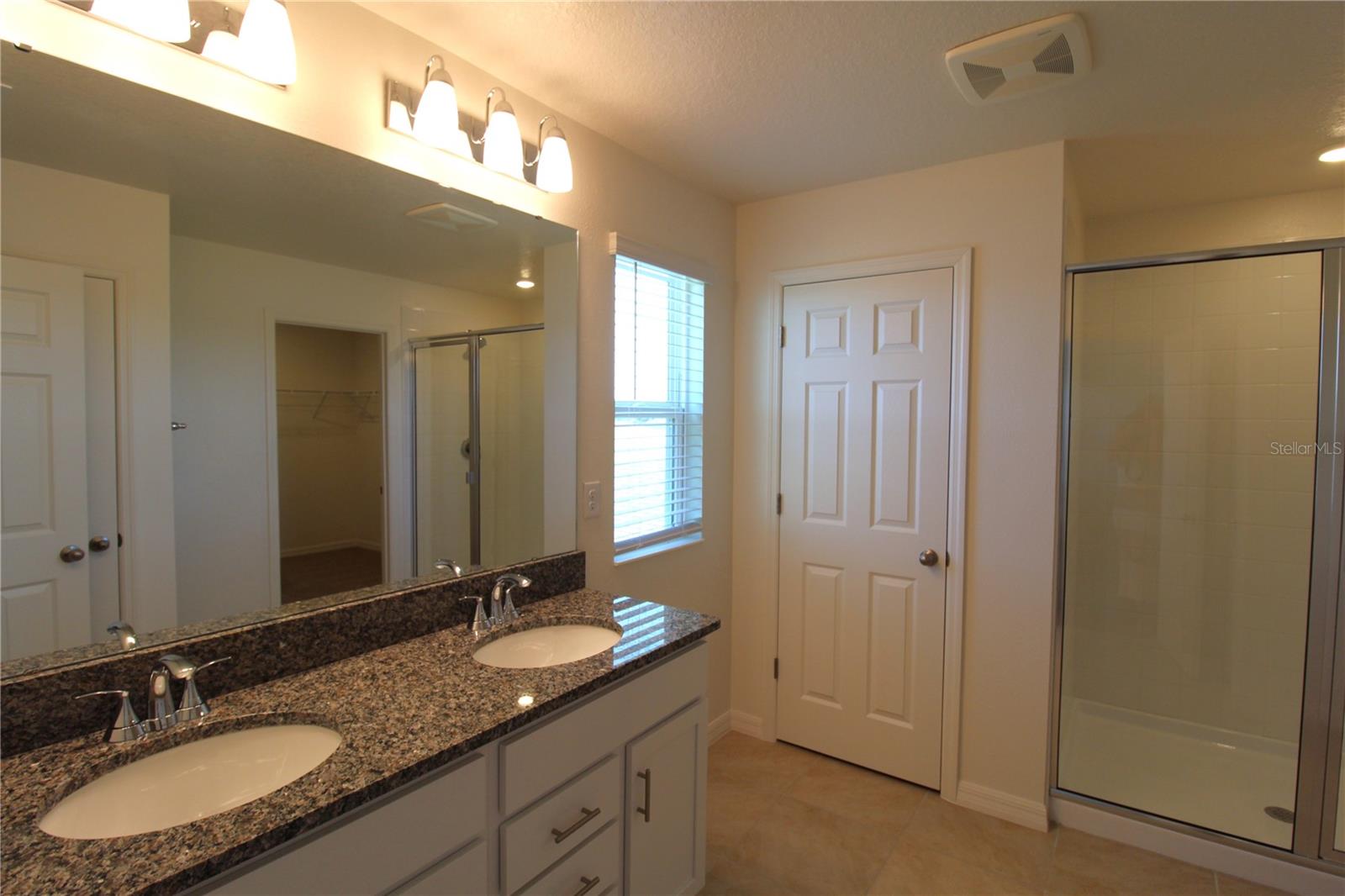 Image 17 of 33 For 10915 Bluestem Cove