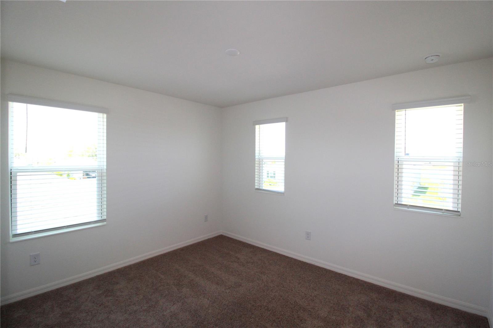 Image 19 of 33 For 10915 Bluestem Cove