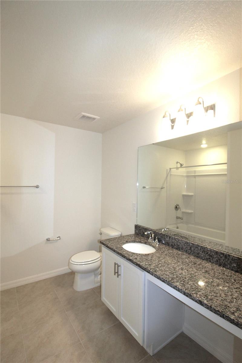 Image 22 of 33 For 10915 Bluestem Cove
