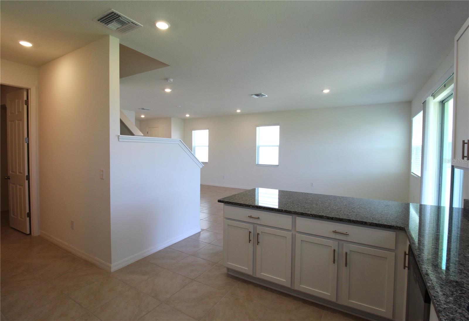 Image 4 of 33 For 10915 Bluestem Cove