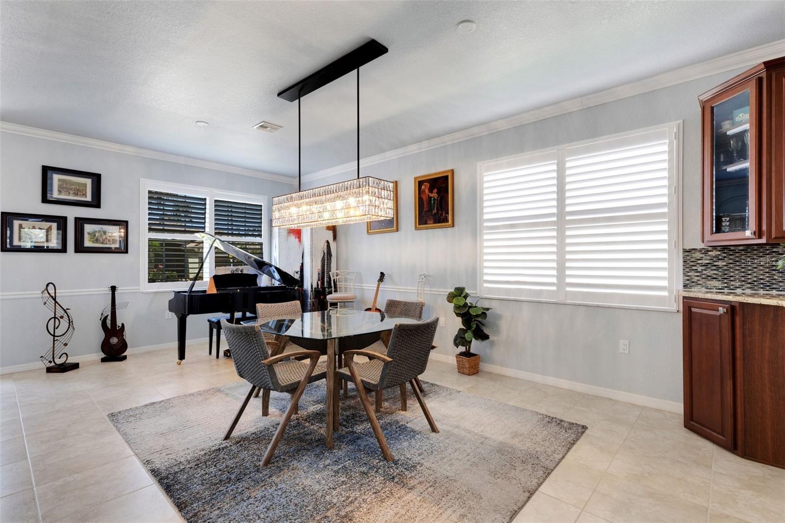 Image 11 of 99 For 212 River Enclave Court