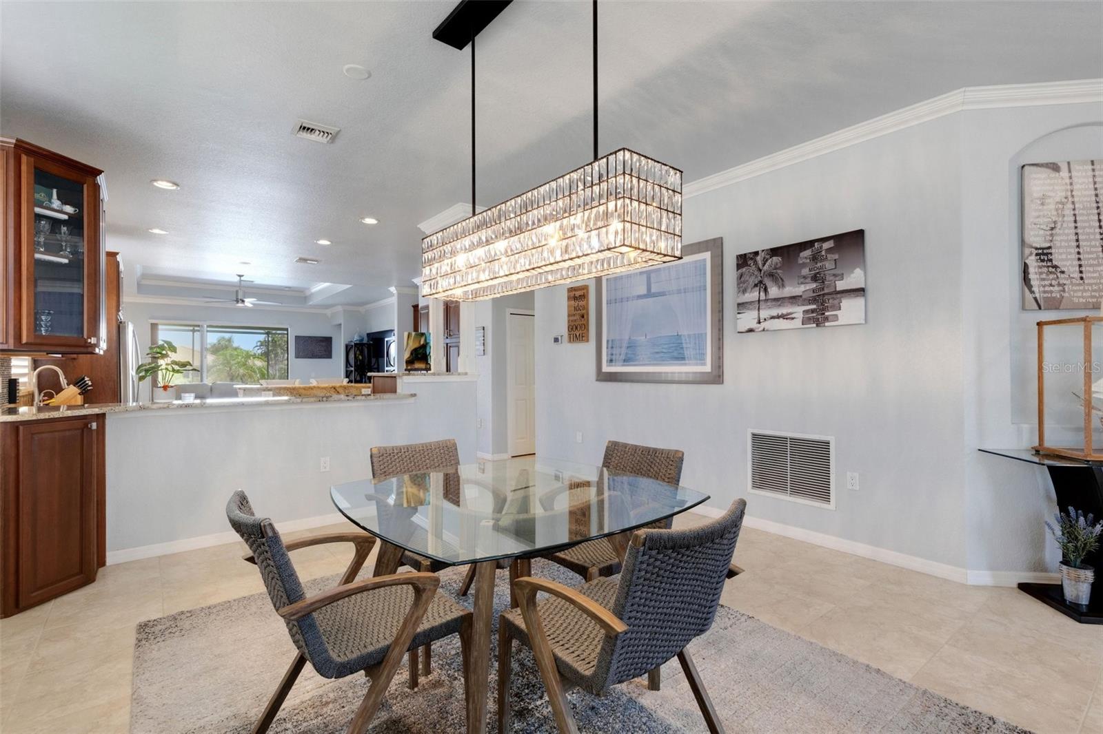 Image 13 of 99 For 212 River Enclave Court