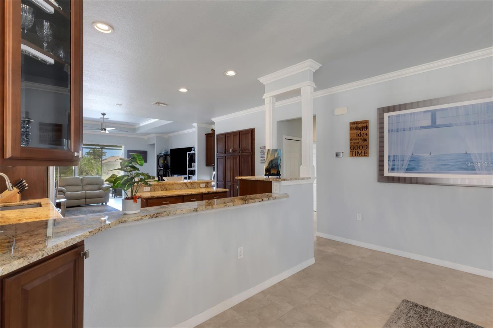 Image 14 of 99 For 212 River Enclave Court
