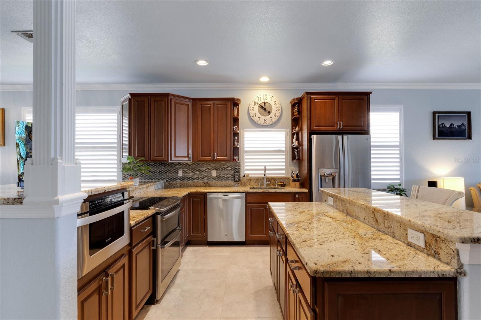 Image 18 of 99 For 212 River Enclave Court