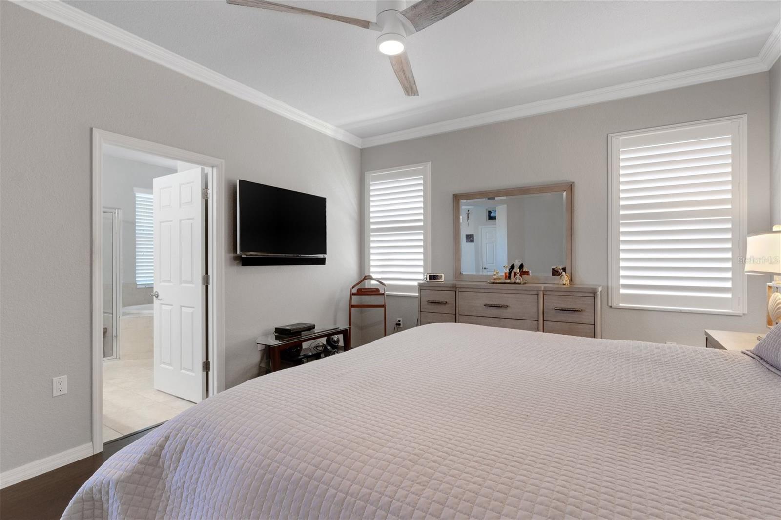 Image 34 of 99 For 212 River Enclave Court