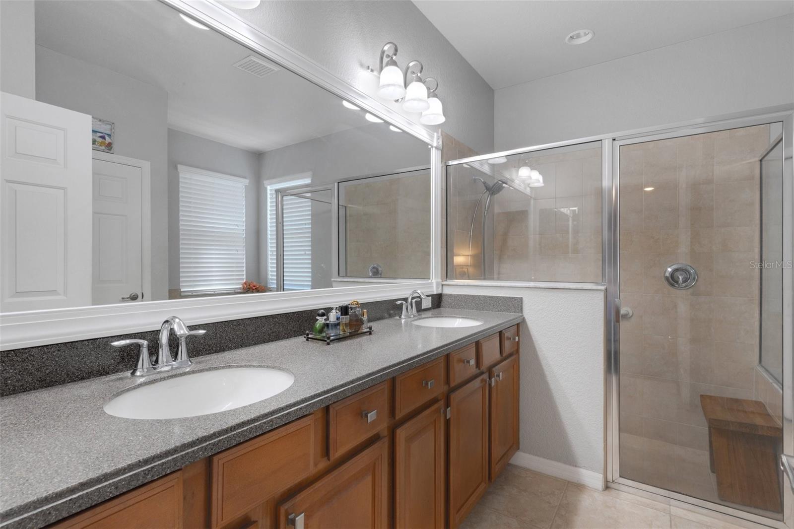 Image 37 of 99 For 212 River Enclave Court