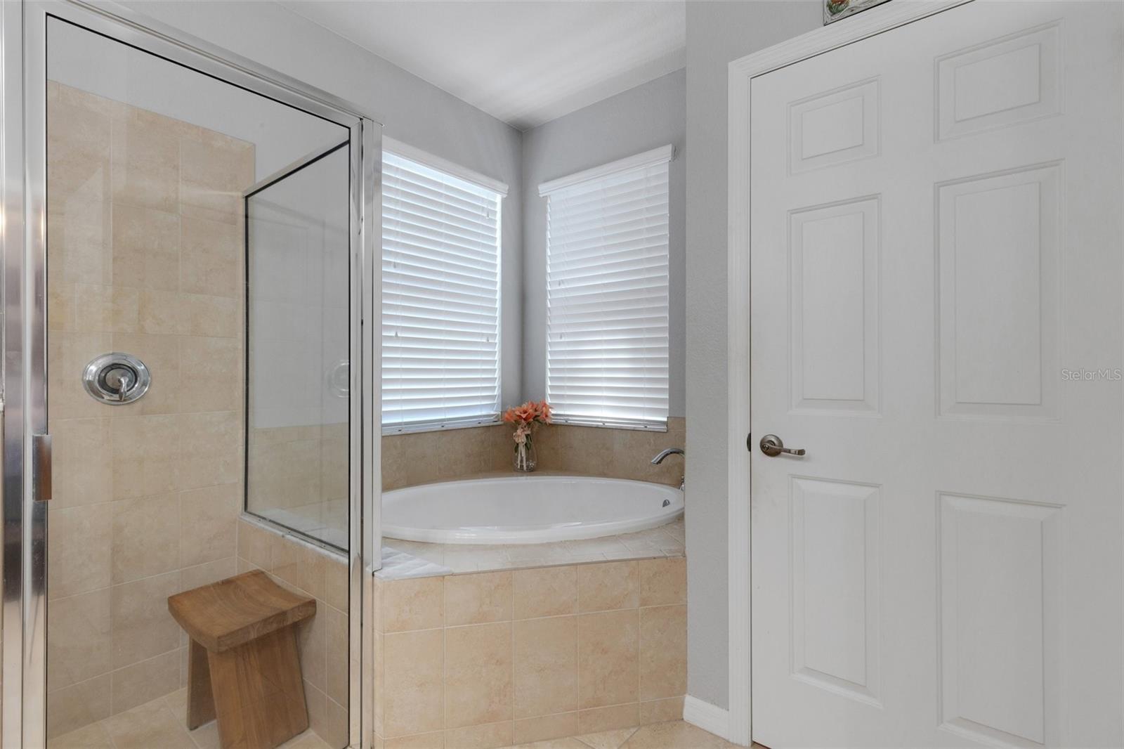 Image 38 of 99 For 212 River Enclave Court