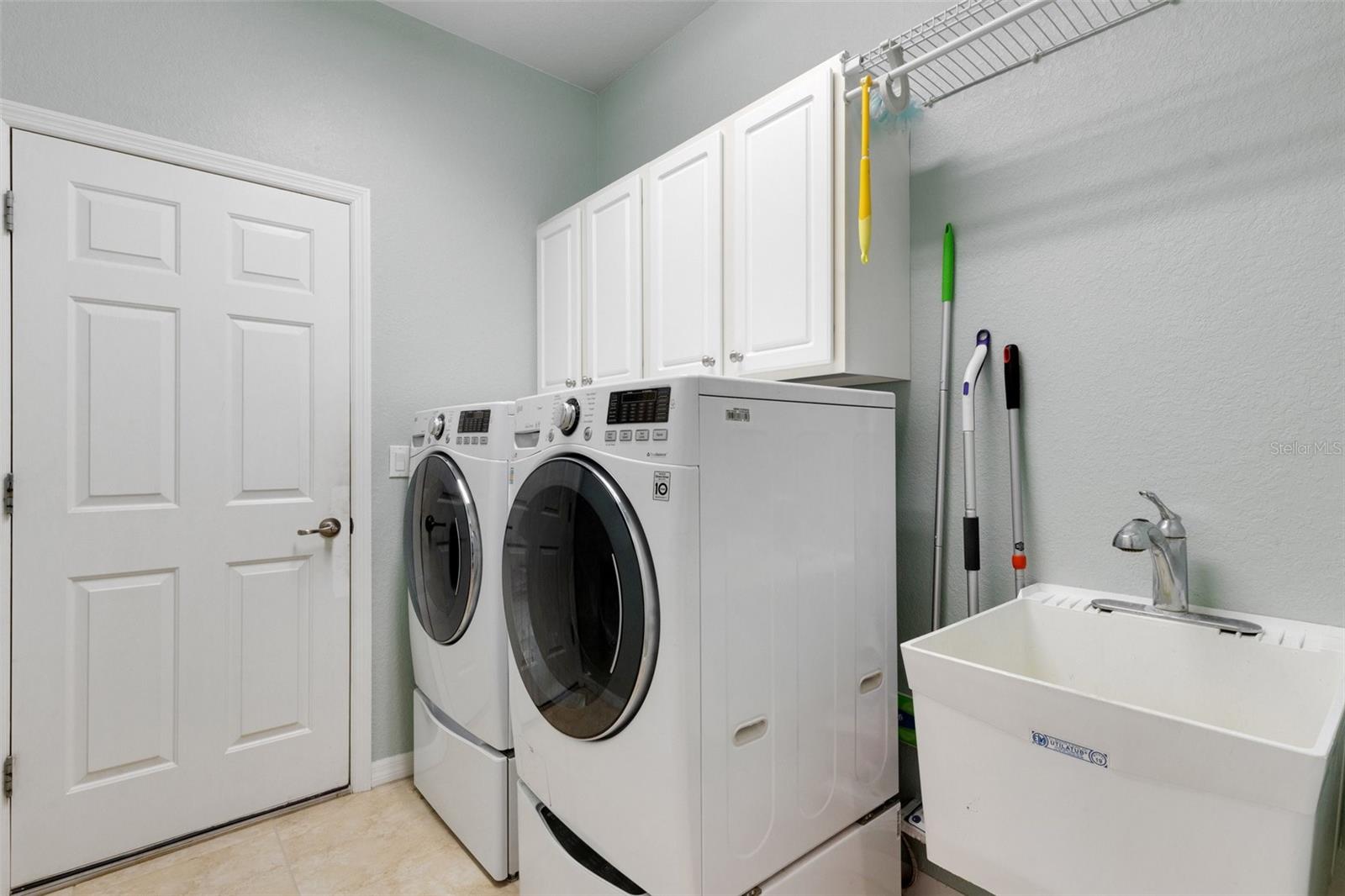 Image 47 of 99 For 212 River Enclave Court