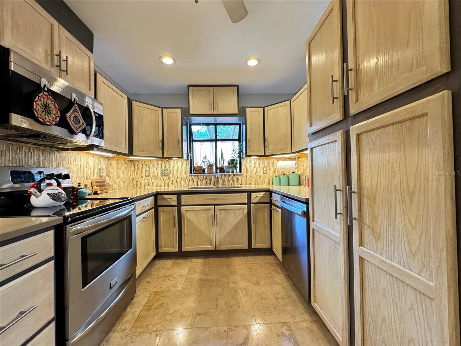 Image 6 of 50 For 7613 4th Avenue W 7613