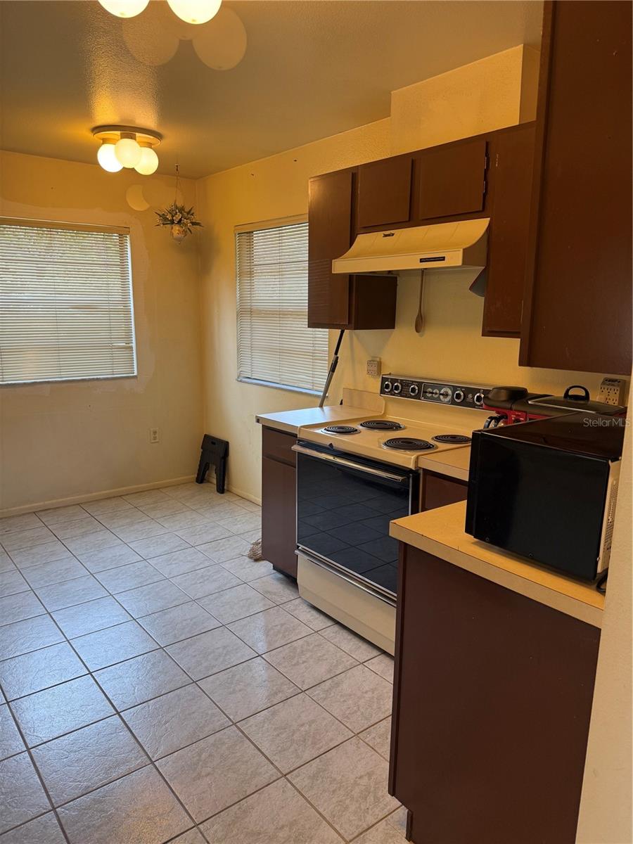 Image 6 of 16 For 5014 Barrington Circle 2102