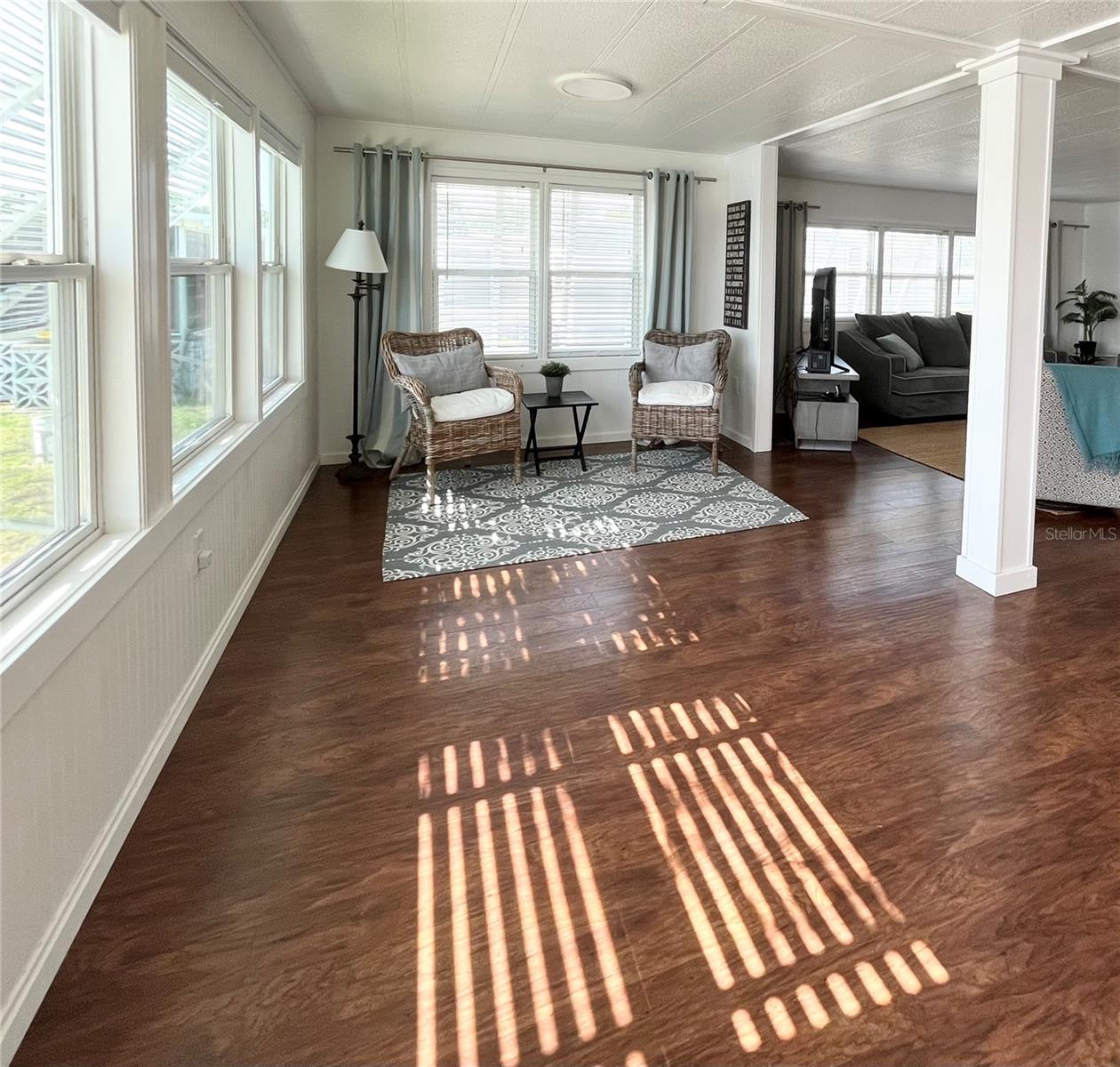 Image 14 of 76 For 415 Oakwood Boulevard W