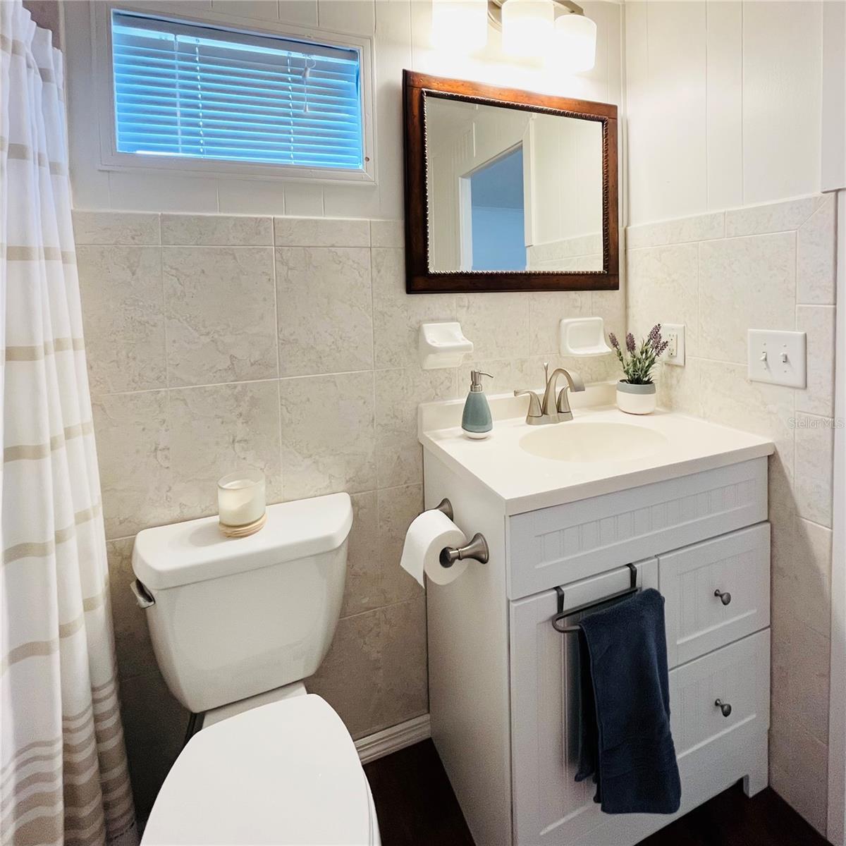 Image 31 of 76 For 415 Oakwood Boulevard W