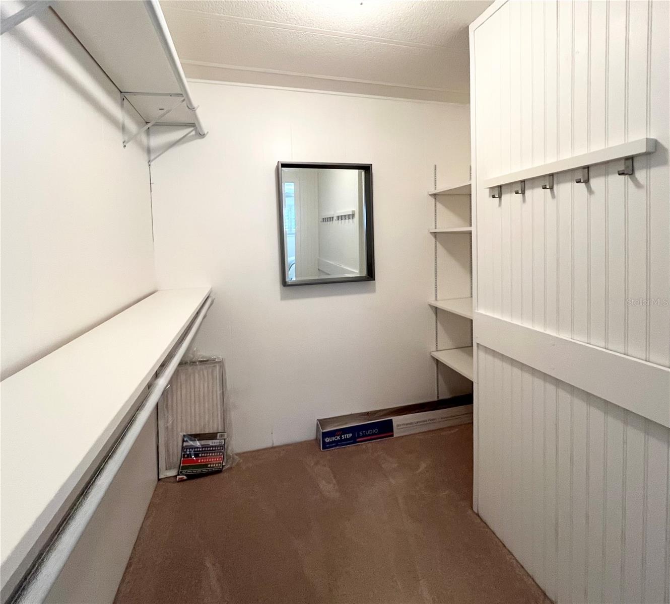 Image 33 of 76 For 415 Oakwood Boulevard W