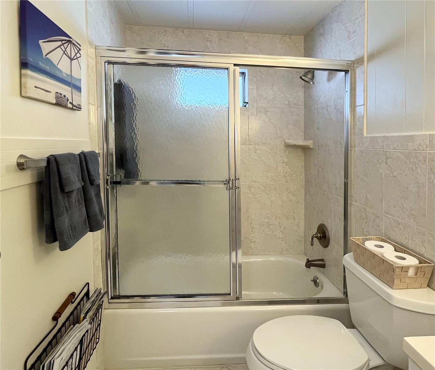 Image 39 of 76 For 415 Oakwood Boulevard W