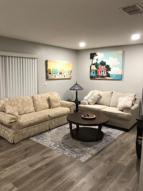 Image 3 of 5 For 2726 Knoll Street E