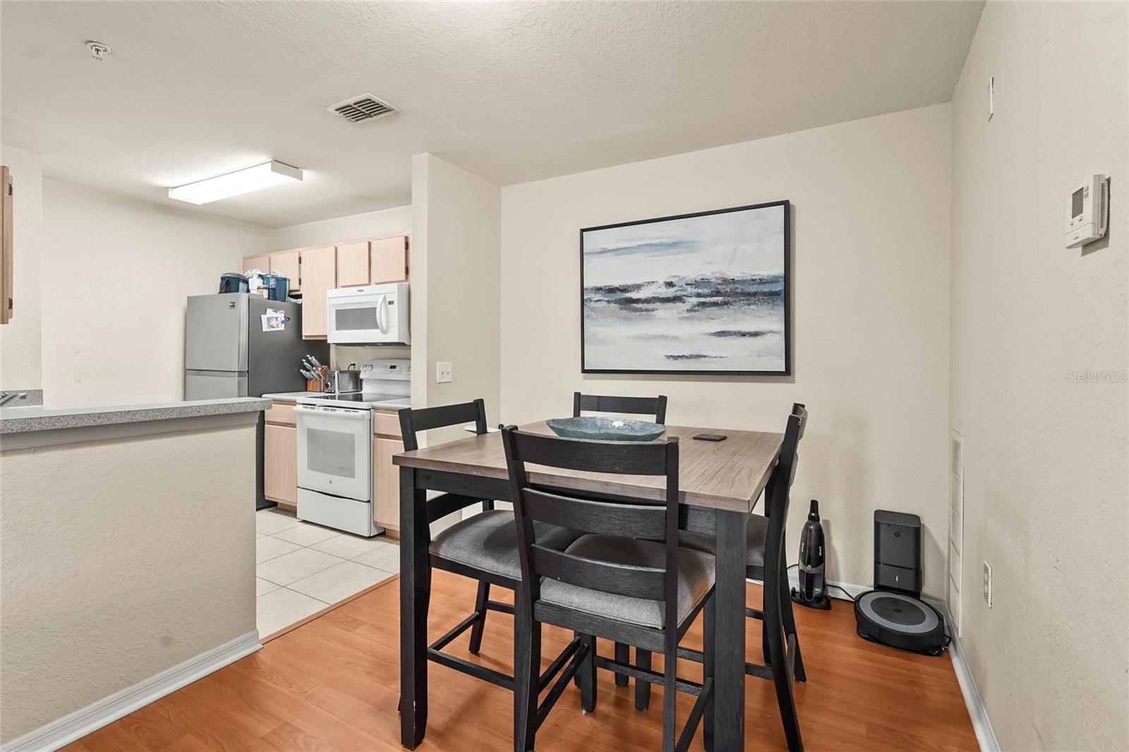 Image 15 of 31 For 8821 Manor Loop 205