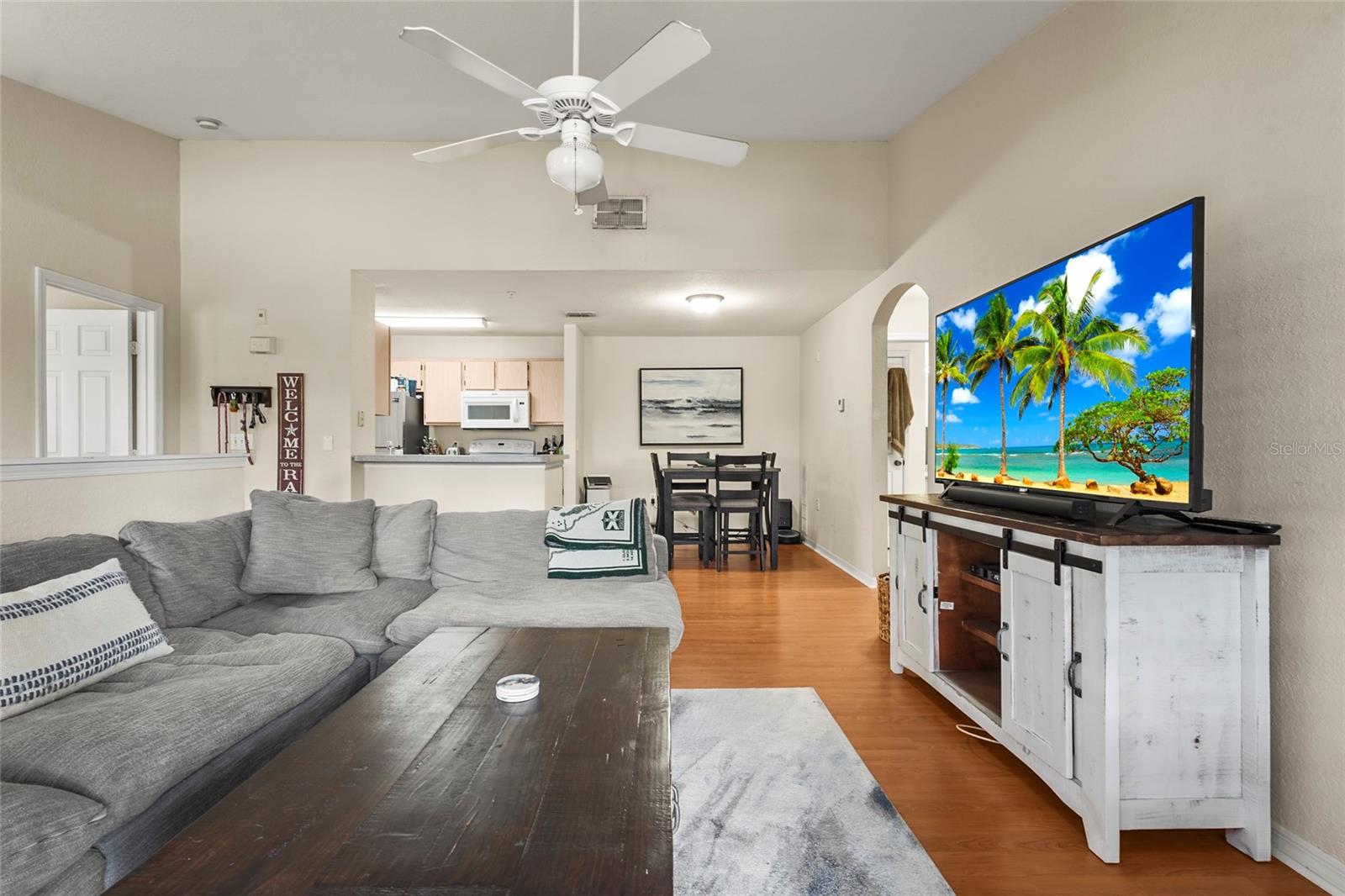 Image 4 of 31 For 8821 Manor Loop 205