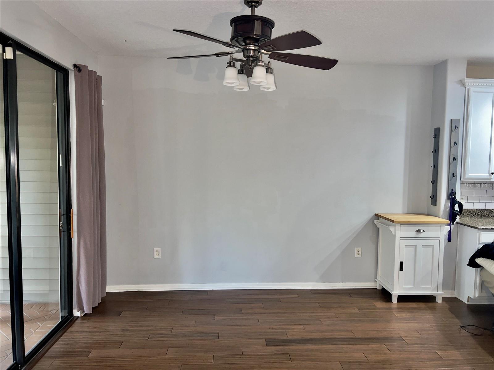 Image 7 of 40 For 9622 Bay Grove Lane