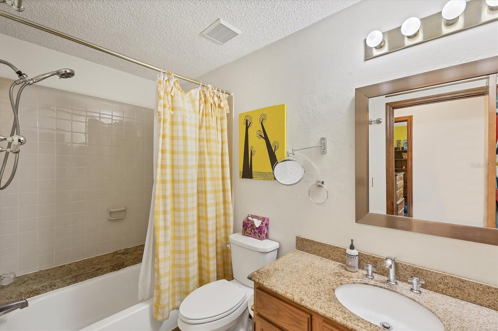Image 23 of 36 For 8160 Glenbrooke Court
