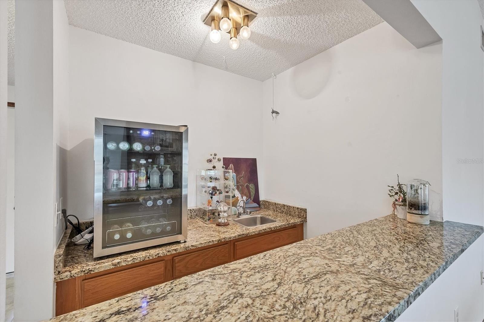 Image 9 of 36 For 8160 Glenbrooke Court