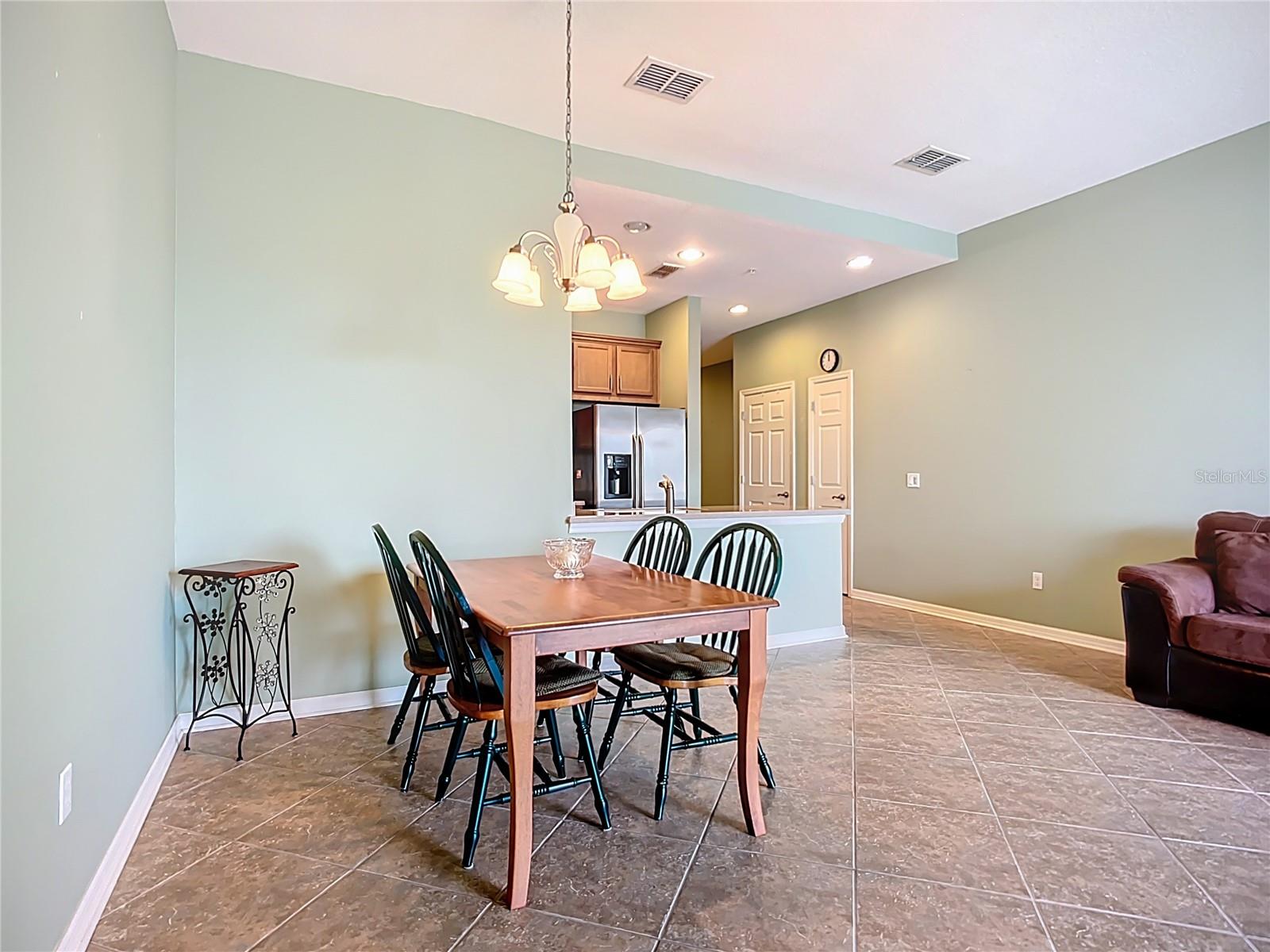 Image 13 of 40 For 7346 Skybird Road 417