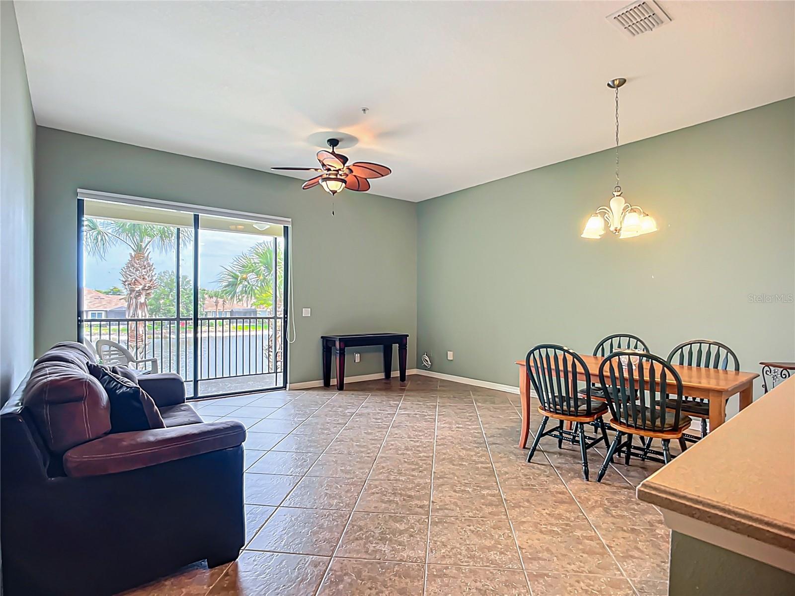 Image 14 of 40 For 7346 Skybird Road 417
