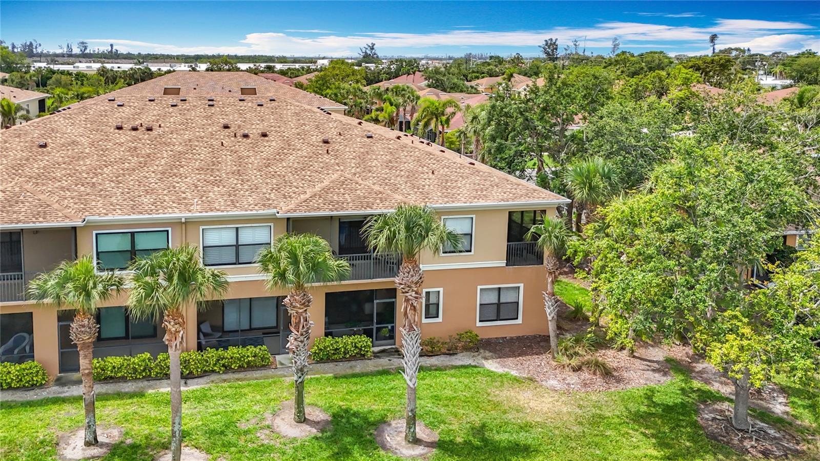 Image 31 of 40 For 7346 Skybird Road 417