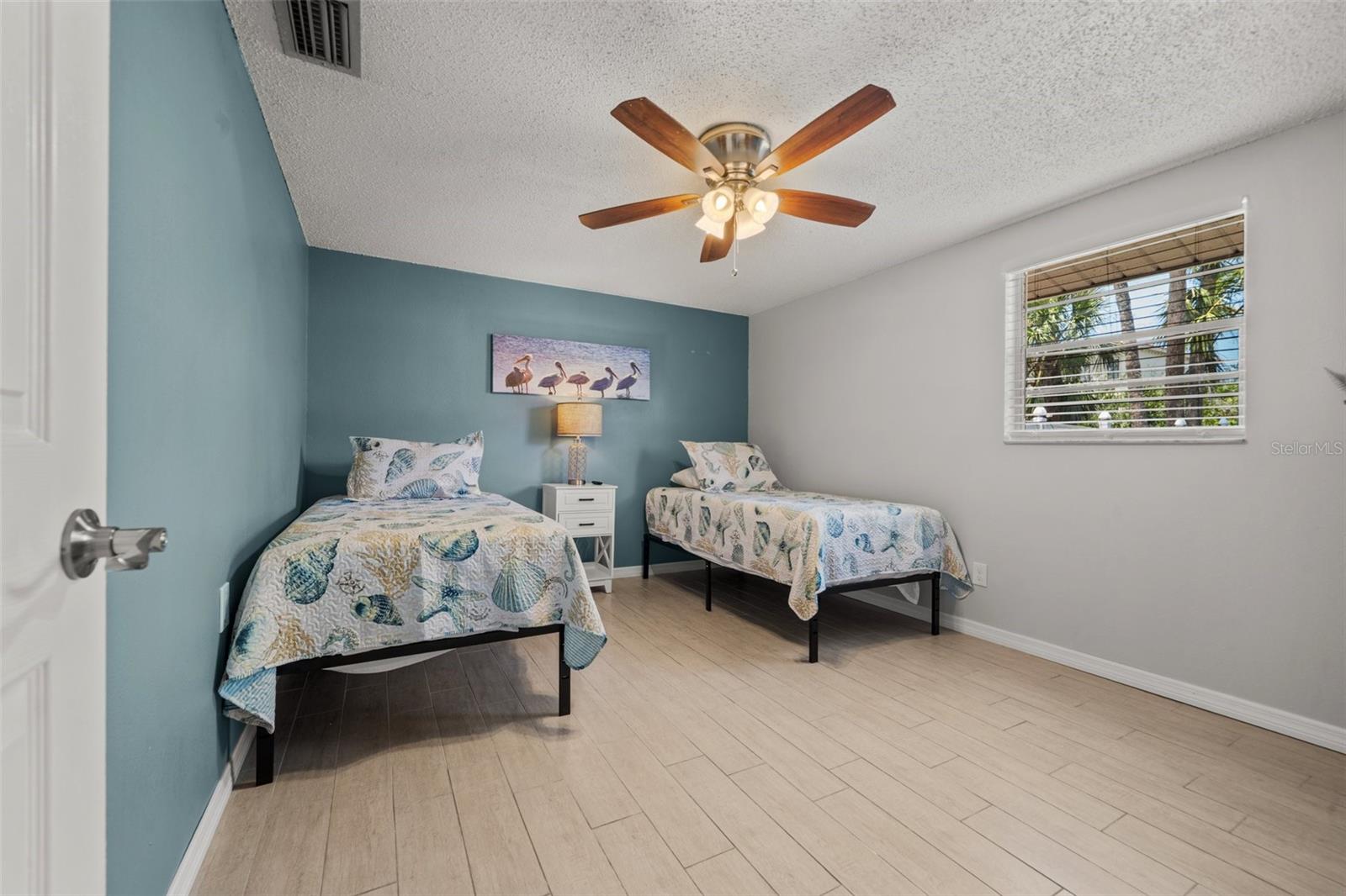 Image 31 of 41 For 208 Peacock Lane