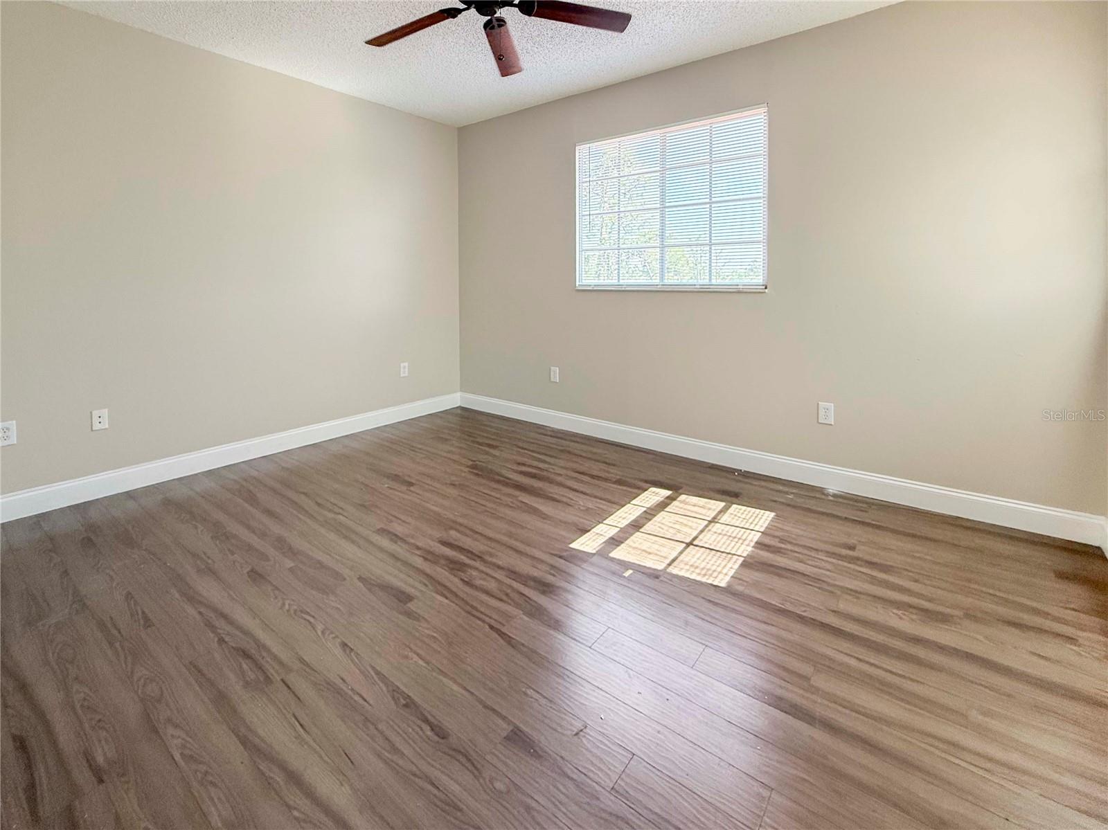 Image 11 of 19 For 5701 Bentgrass Drive 18-212