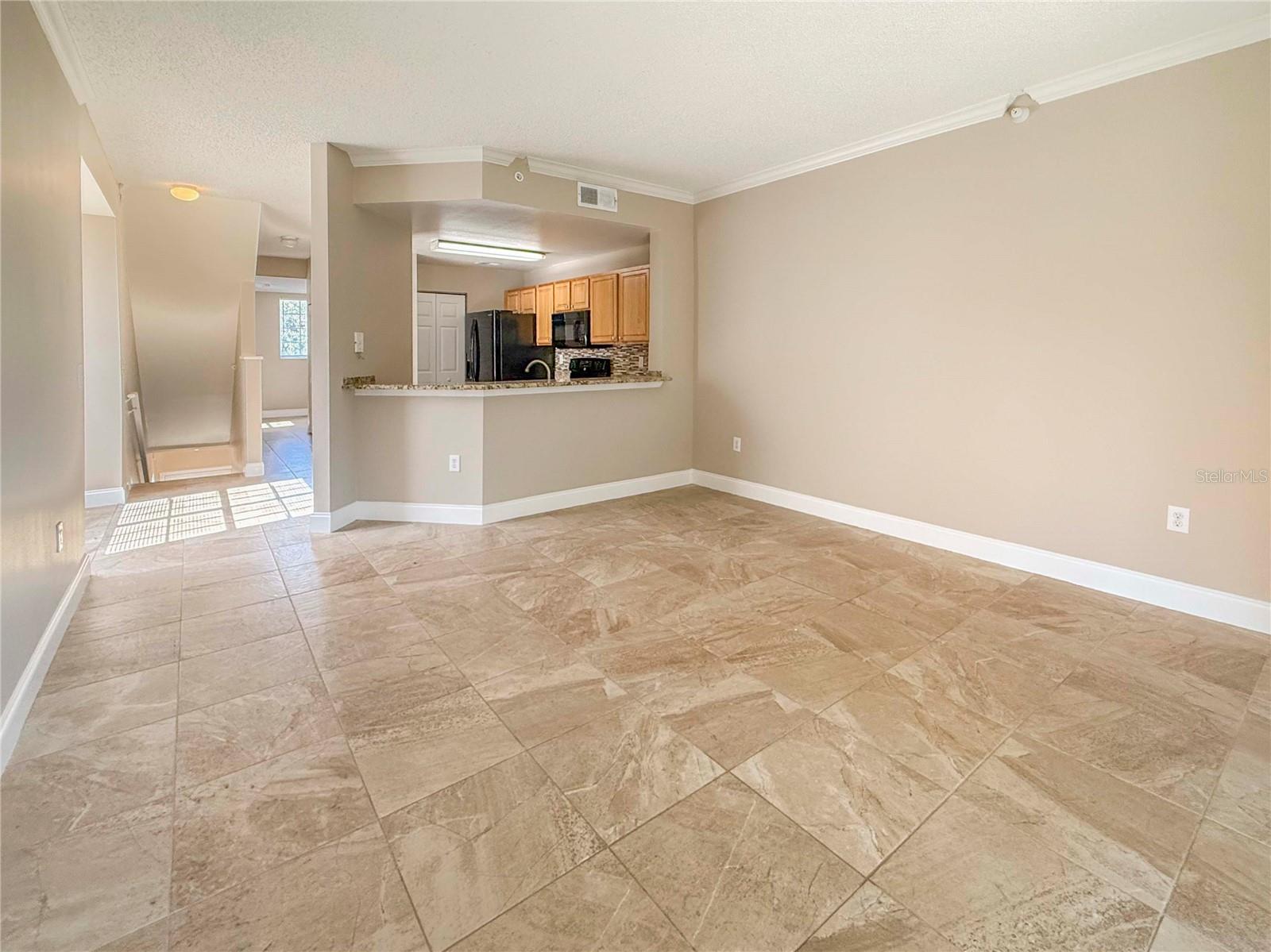 Image 4 of 19 For 5701 Bentgrass Drive 18-212