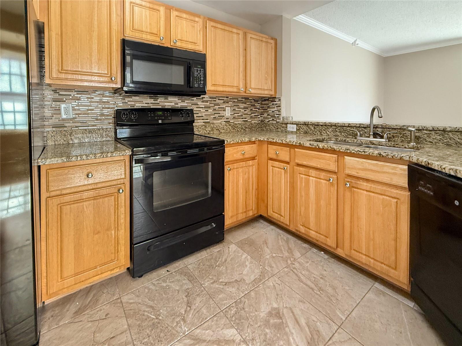 Image 6 of 19 For 5701 Bentgrass Drive 18-212