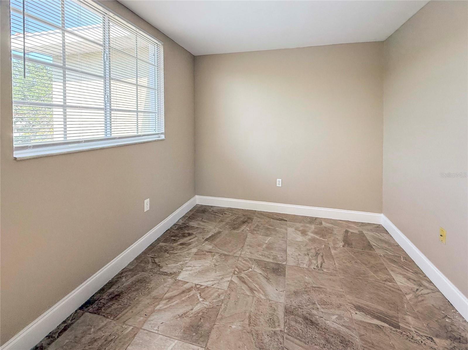 Image 7 of 19 For 5701 Bentgrass Drive 18-212