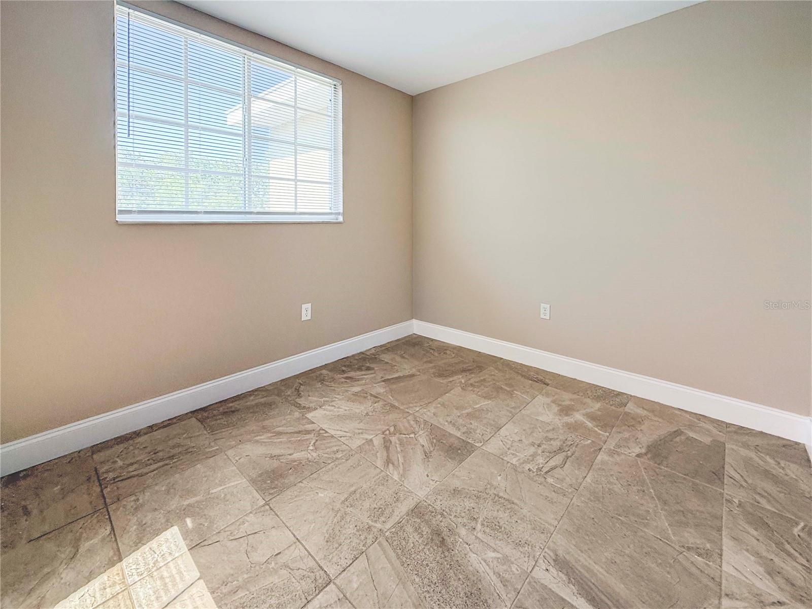 Image 8 of 19 For 5701 Bentgrass Drive 18-212