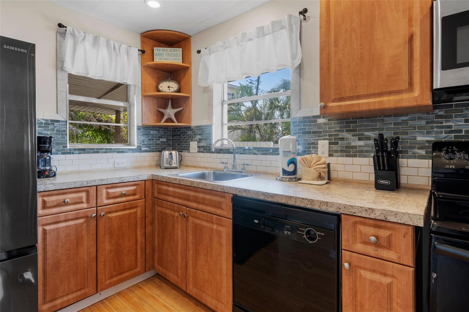 Image 12 of 43 For 3018 Gulf Drive