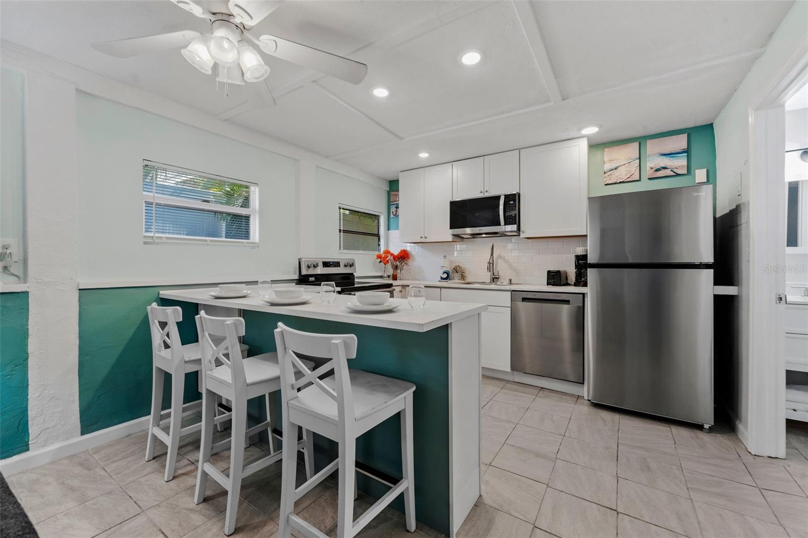 Image 4 of 43 For 3018 Gulf Drive