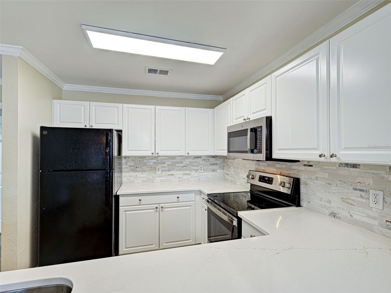 Image 10 of 49 For 5501 Rosehill Road 202